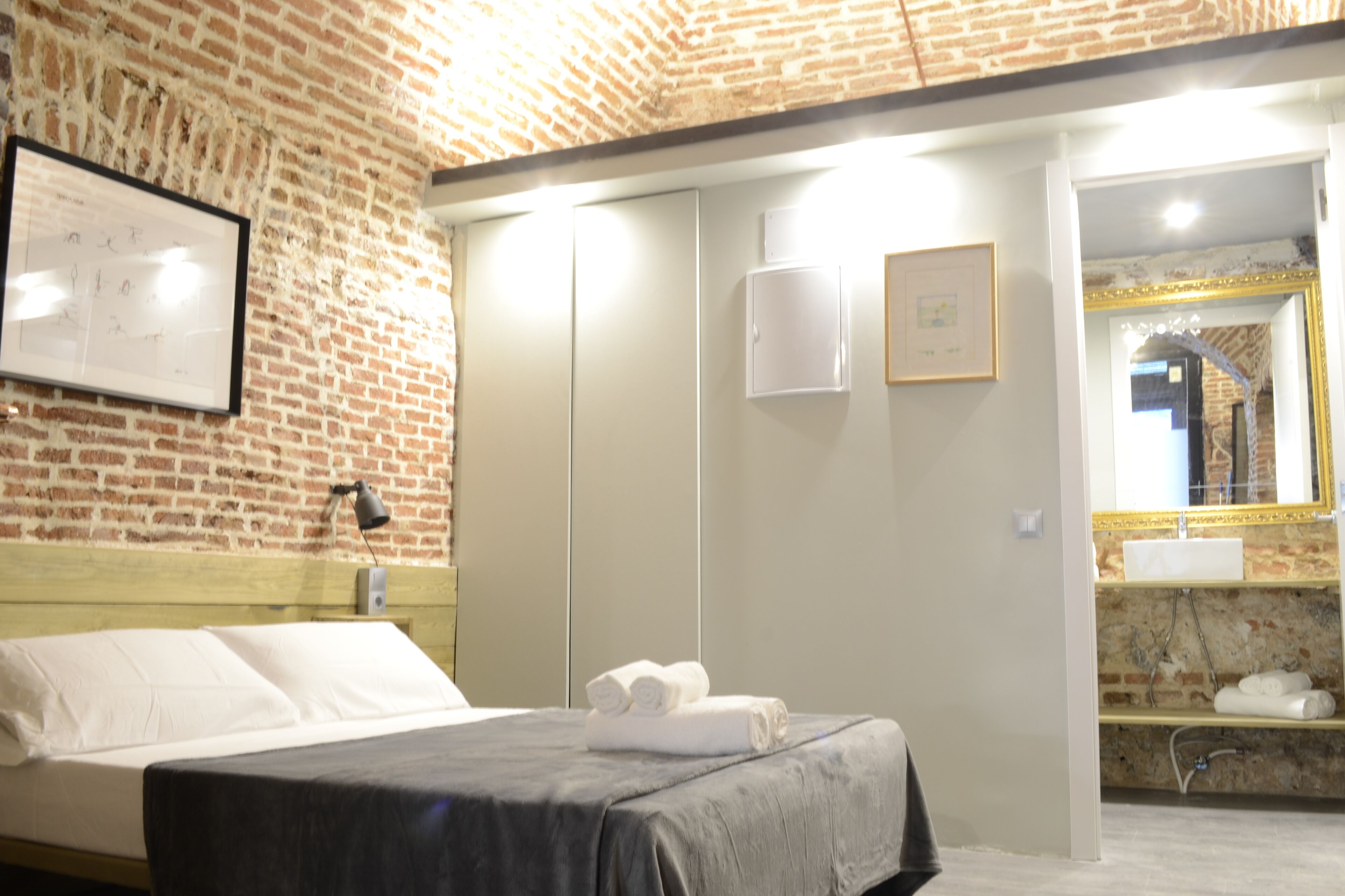 1 soverom, strykejern/-brett, wi-fi (inkludert) og sengetøy