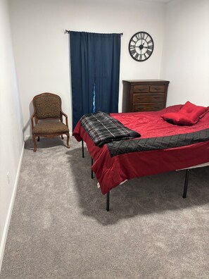 1 chambre, fer et planche à repasser, Wi-Fi, literie fournie