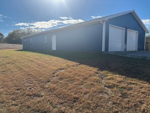 Exterior - Soothing 1-bedroom country house with AC in Sedalia (Sedalia)