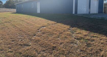 Soothing 1-bedroom country house with AC in Sedalia