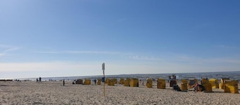 Steubenhöft vacation apartment - your time-out at the North Sea (close to the beach)