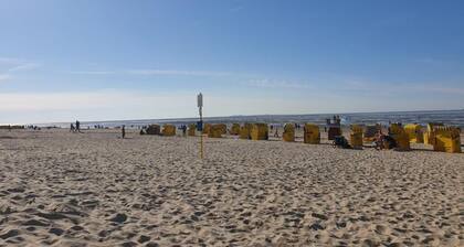 Steubenhöft vacation apartment - your time-out at the North Sea (close to the beach)
