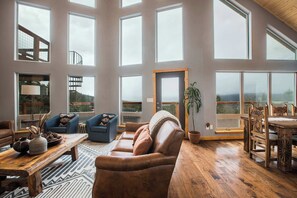 Smart TV, fireplace, offices - RidgeWalk Lodge - Epic 9200' Views, Sauna & Decks (Angel Fire)