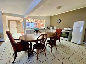 Dining - HOUSE IN PRIVATE RESIDENTIAL AREA AND GATED PARKING LOT IN CUAUHTEMOC CHIH (Cuauhtémoc)