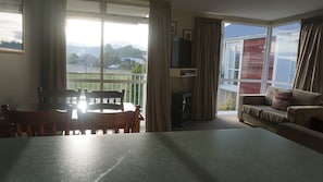 Smart TV - 3 Bedroom Apartment near the centre of Methven, long stay discounts (Methven)