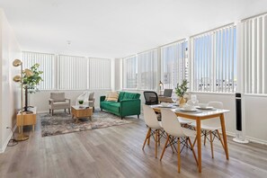 Interior - Luxurious & Spacious 1Bed 1Bath Apt In Santa Monica (Santa Monica)