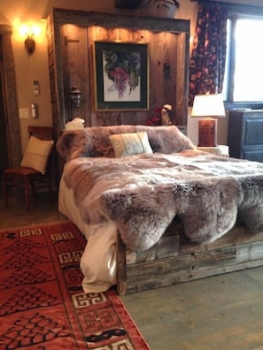 アイロン / アイロン台、WiFi (無料)、ベッドシーツ