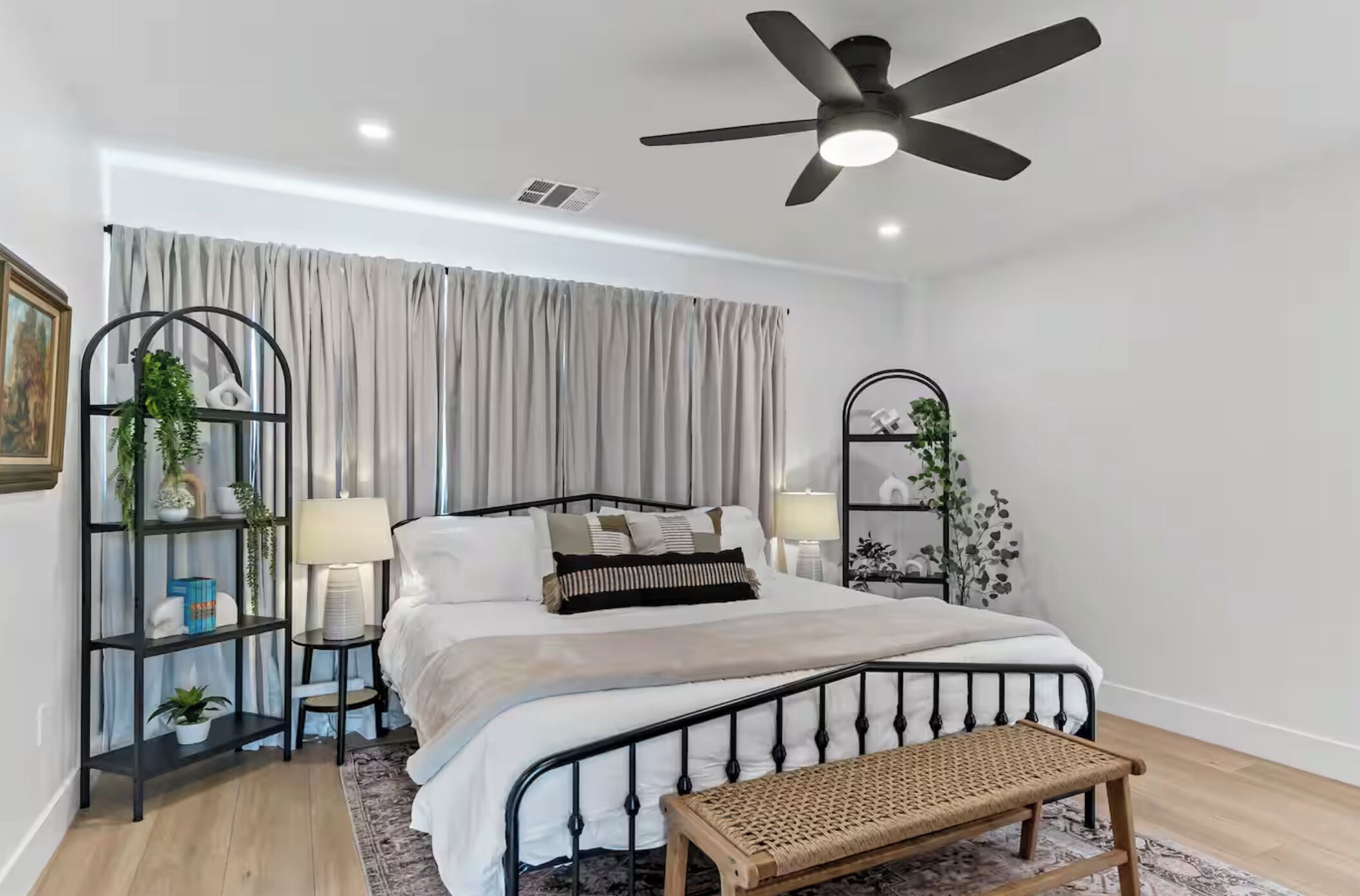 Iron/ironing board, travel cot, free WiFi, bed sheets