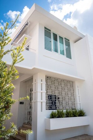 Exterior detail - Urban Beach House「UNIT #202「Palma」 (San Juan)