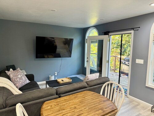 Fantastic 1-bedroom Cabin in peaceful Makanda, Pet-Friendly!