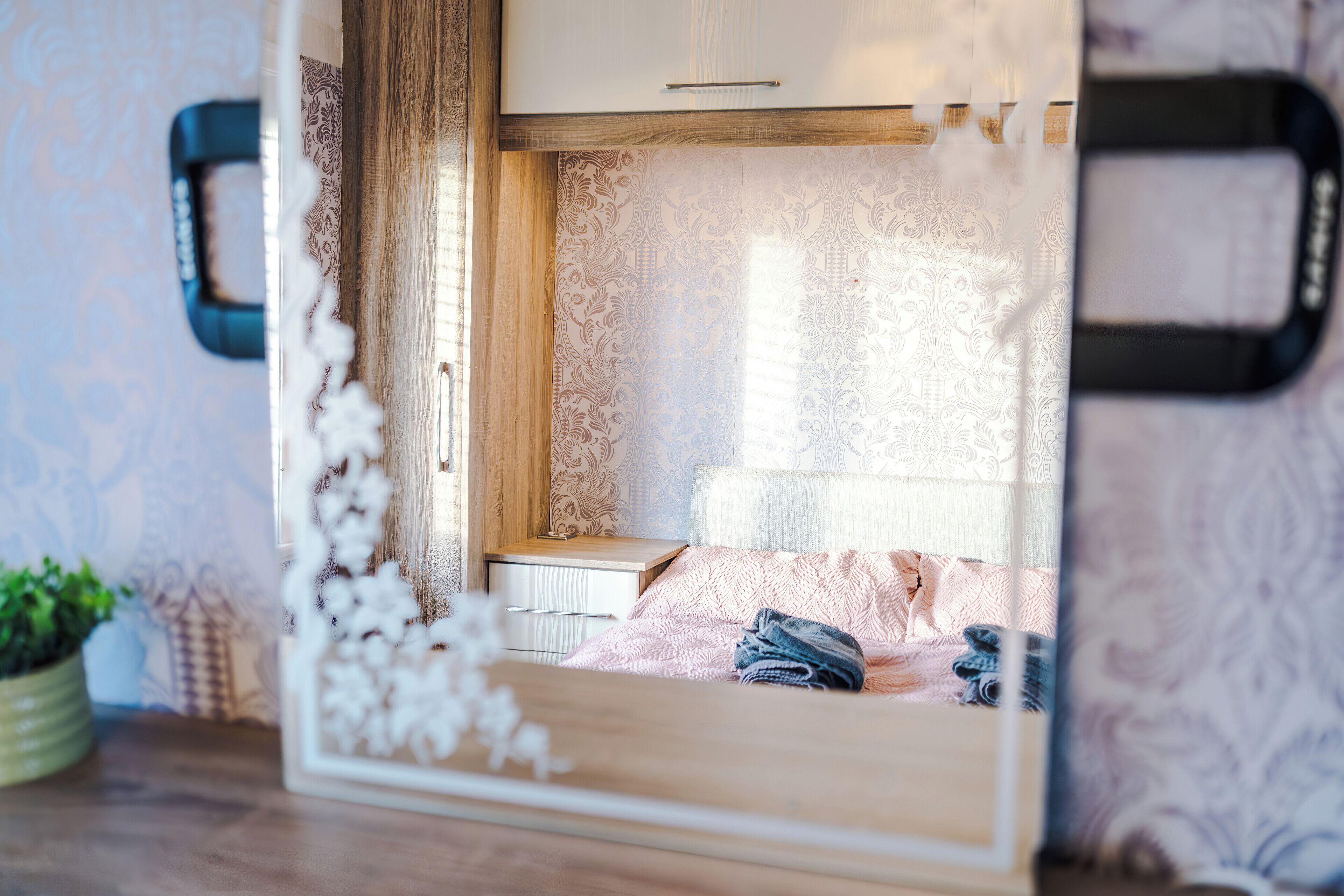 Cortinas blackout, tabla de planchar con plancha y wifi gratis 