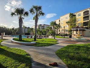 Property grounds - Disney • Lake & Pool View 3BR Condo • Pet Friendly • WorldQuest (Orlando)