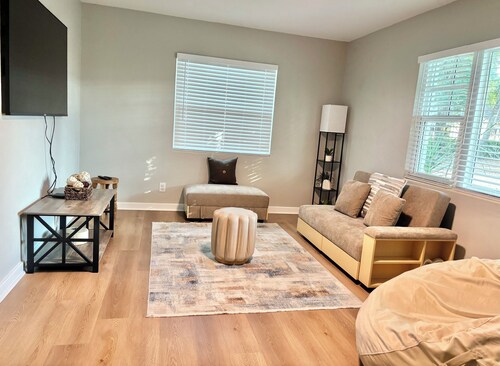 Modern 2BR/2BA near Downtown Lakeland