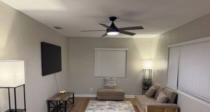 Modern 2BR/2BA near Downtown Lakeland
