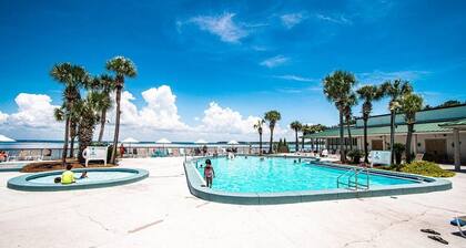Emerald Coast Escape: 2BR Villa at Bay Club of Sandestin