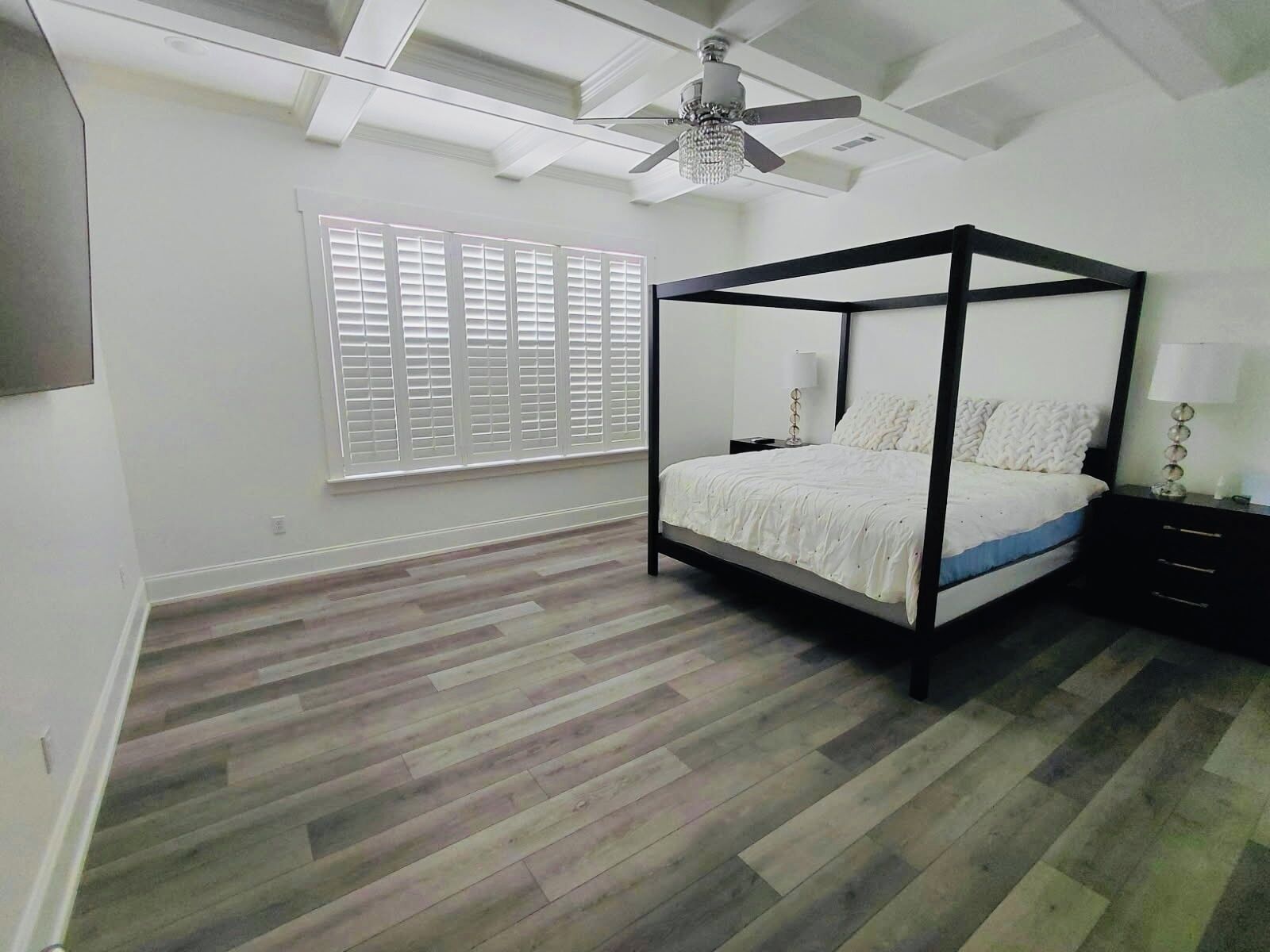 4 bedrooms, desk, free WiFi, bed sheets