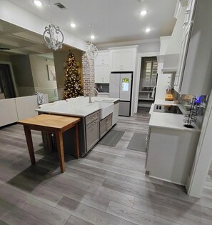 Microwave, oven, stovetop, dishwasher