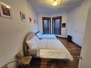 2 habitaciones, tabla de planchar con plancha, wifi y ropa de cama 