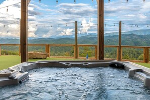 Outdoor spa tub - Mountain Escape w Indoor Pool Hot Tub, Game Loft (Sevierville)
