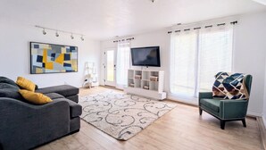 Unclassified image, 3 of 27, button - 3BR Family Meridian Home ★Sleeps 6 ★ 5 Min to The Village ★ Indoor–Outdoor Patio (Meridian)
