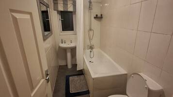 Hårføner og håndklær