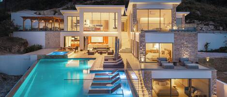 Piscine extérieure, piscine chauffée