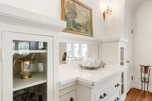 Interior - The 1925 Senators House- 100 Yr Old Home downtown! (Prescott)