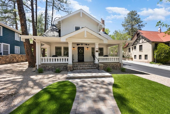 Exterior - The 1925 Senators House- 100 Yr Old Home downtown! (Prescott)