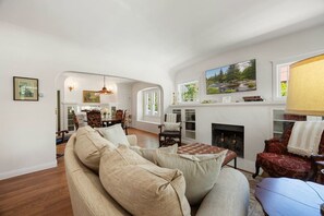 TV - The 1925 Senators House- 100 Yr Old Home downtown! (Prescott)