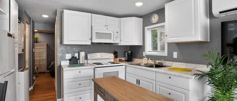 Fridge, microwave, oven, stovetop