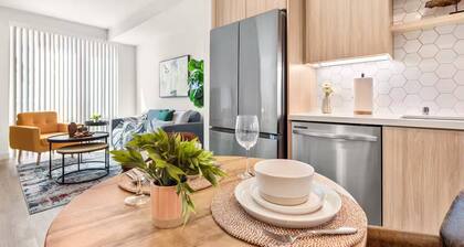 5 Star 1BR Apartment w/ Free Parking & Fast WiFi