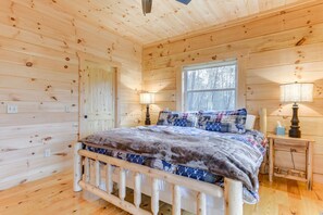 5 Schlafzimmer, Schreibtisch, Bügeleisen/Bügelbrett, Reisekinderbett