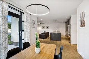 1 King, 2 Queen Suite | Interior