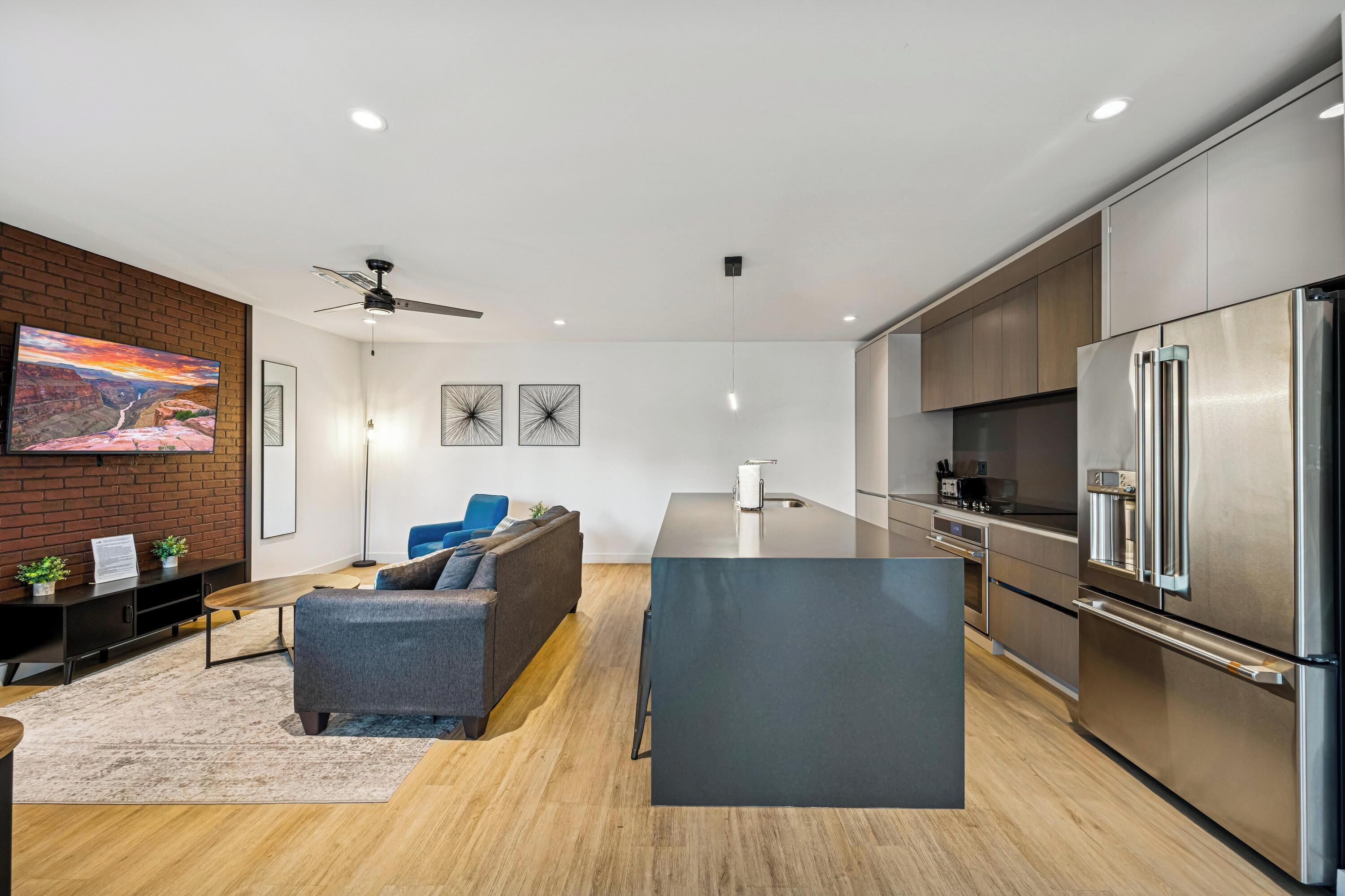 1 King, 2 Queen Suite | Interior