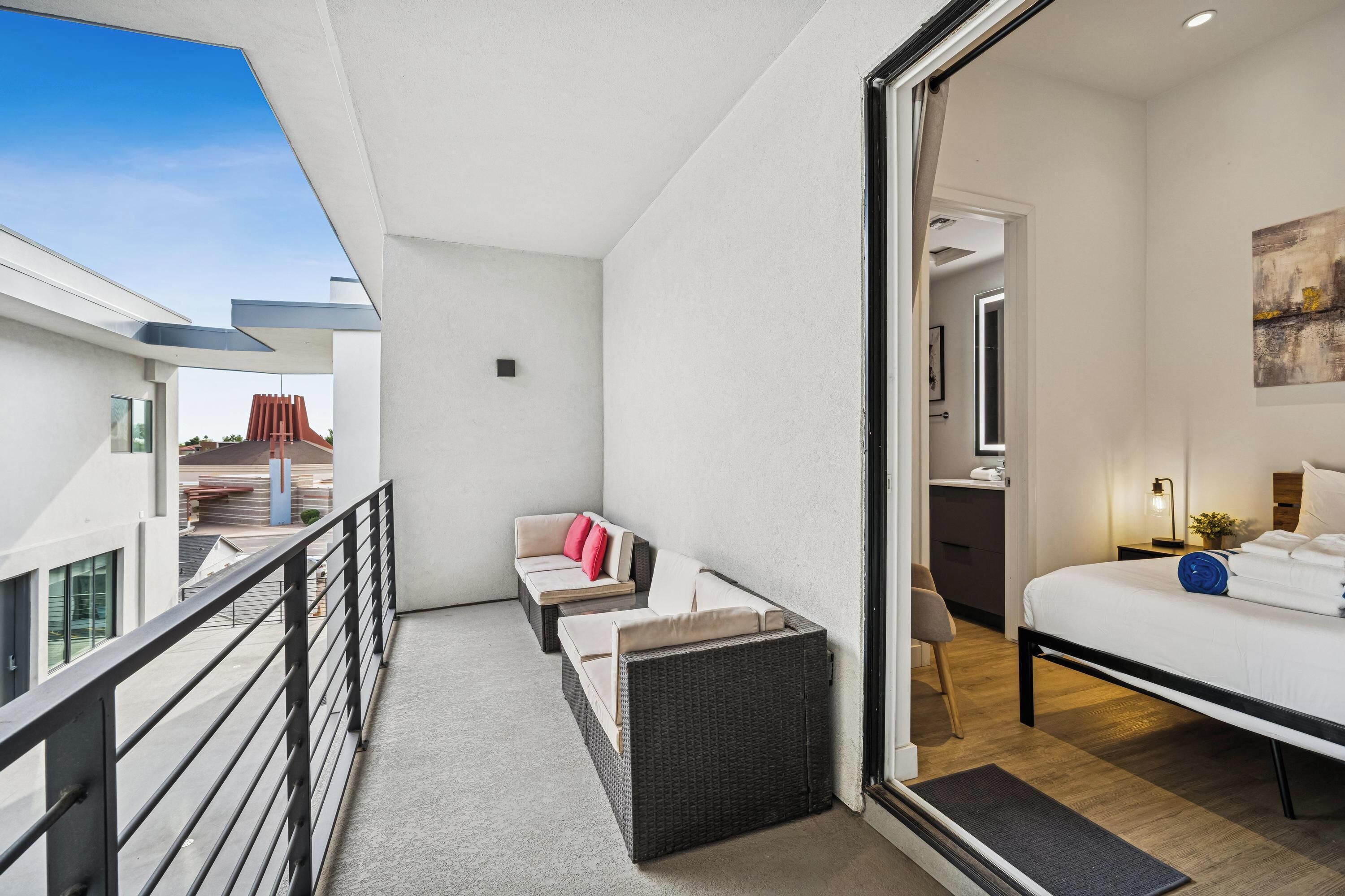 2 Queen, 1 Double Suite | Terrace/patio