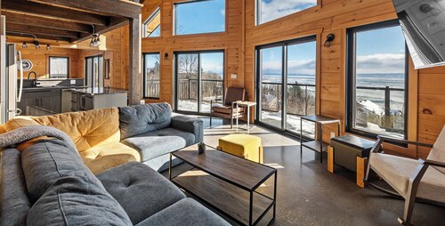 Les Éboulements: Chalet, View, Spa & Activities