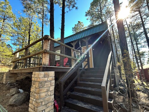Adorable 1-bedroom Casita with AC in welcoming Lakeside