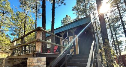 Adorable 1-bedroom Casita with AC in welcoming Lakeside