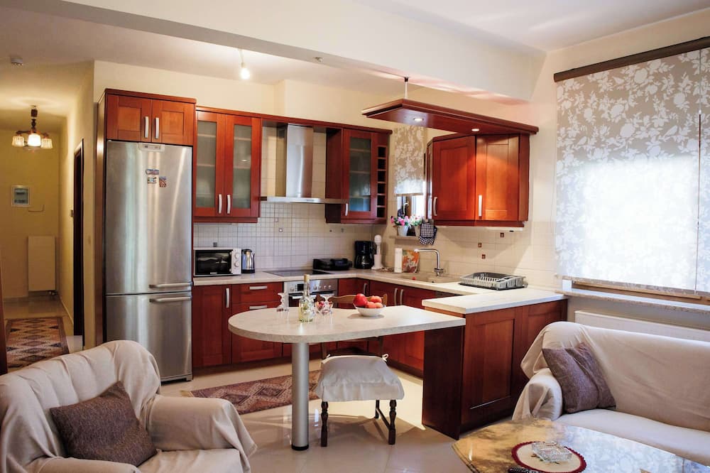 Anastasia's Kastoria Cozy Modern Garden Retreat - Πρώτη
