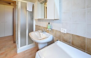 Shower, hair dryer - Gorgeous apartment in Loiano with WiFi (Loiano)