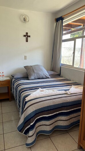 Room, 1 Double Bed | Desk, laptop workspace, free WiFi - Calli Yoloiztac, Valle de bravo (Valle de Bravo)
