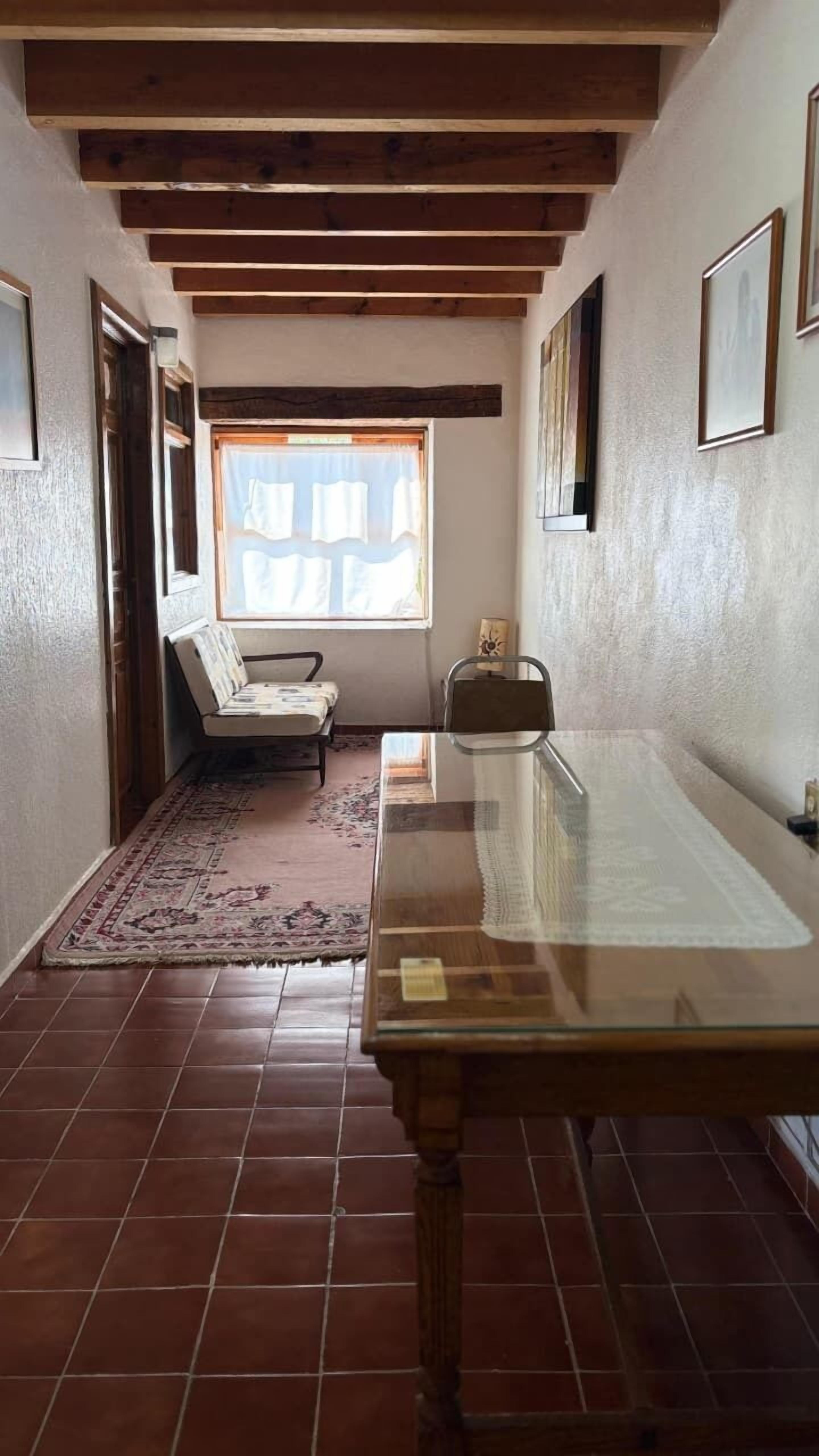 Standardværelse | Skrivebord, arbejdsområde til bærbare computere, gratis Wi-Fi