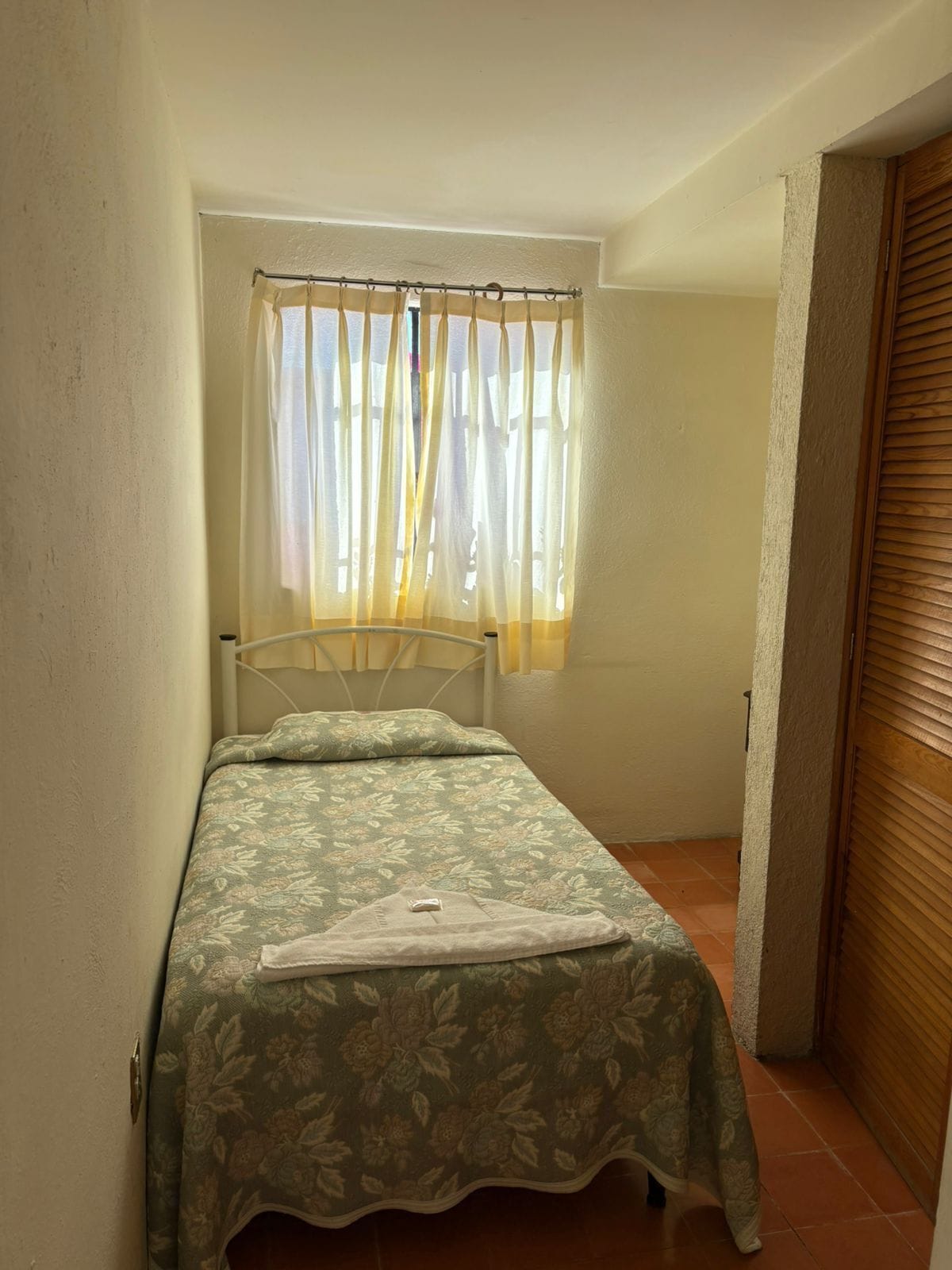 Suite - 3 soveværelser | Skrivebord, arbejdsområde til bærbare computere, gratis Wi-Fi