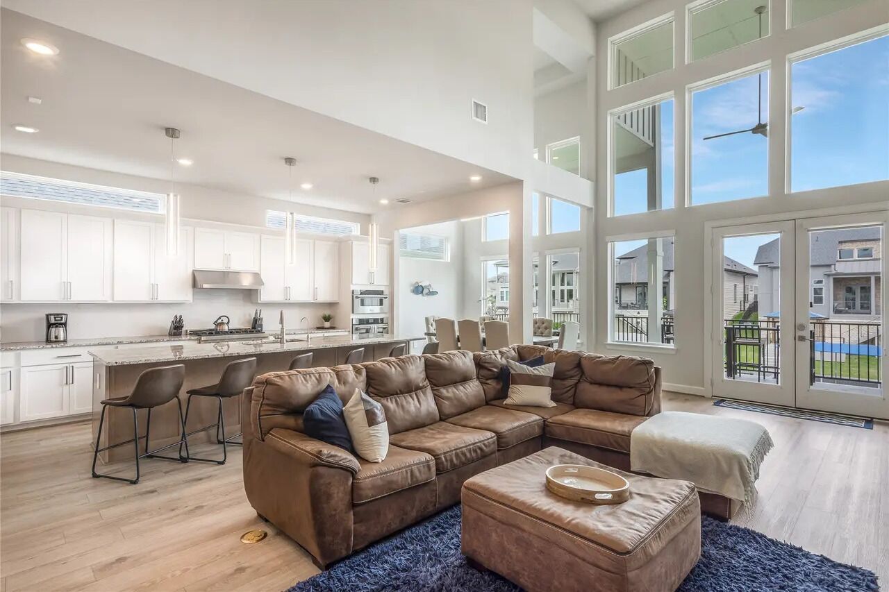 Smart TV, computer monitors