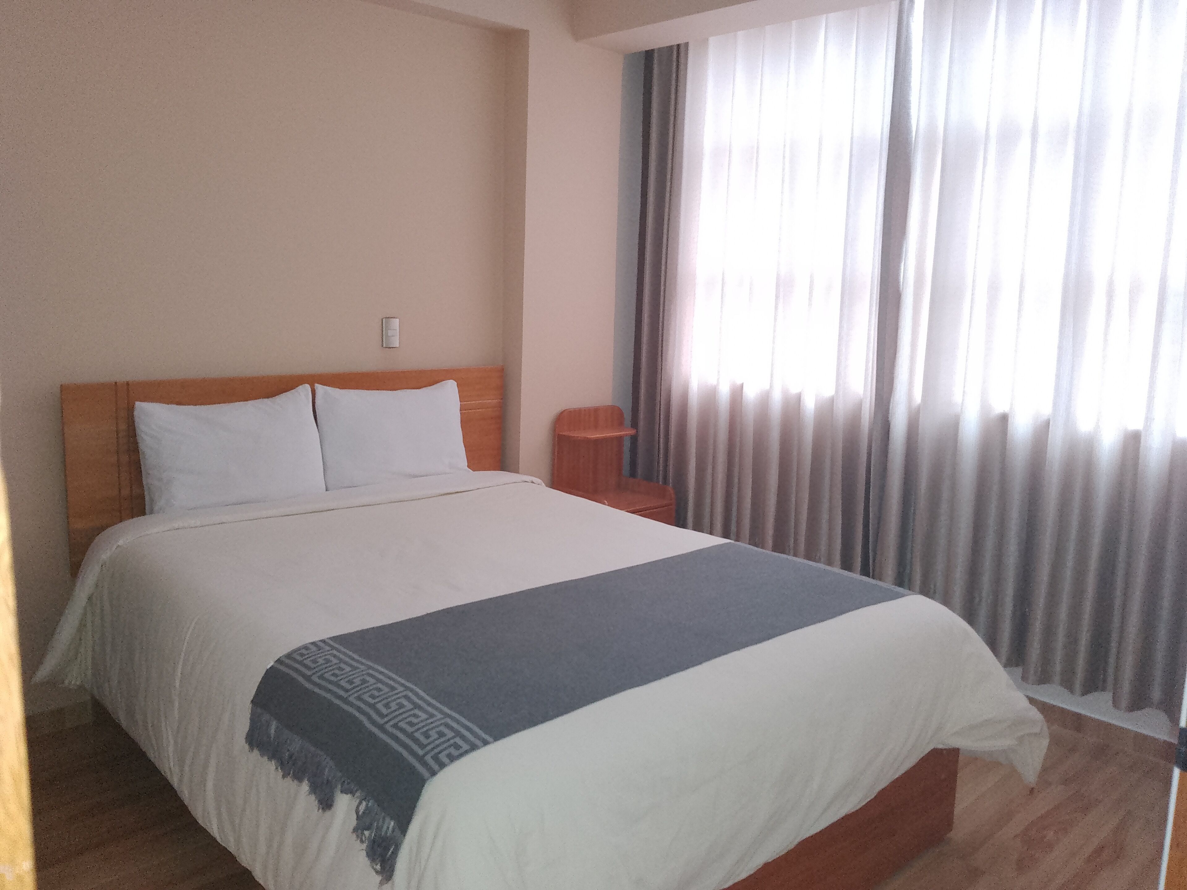 Ferros/tábuas de passar roupa, Wi-Fi de cortesia, roupa de cama