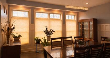 Draft 5 miles!! 3 BR w a private bath in each BR+outdoor pavilion w grill