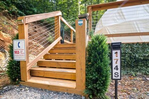 المنطقة المحيطة بالمنشأة