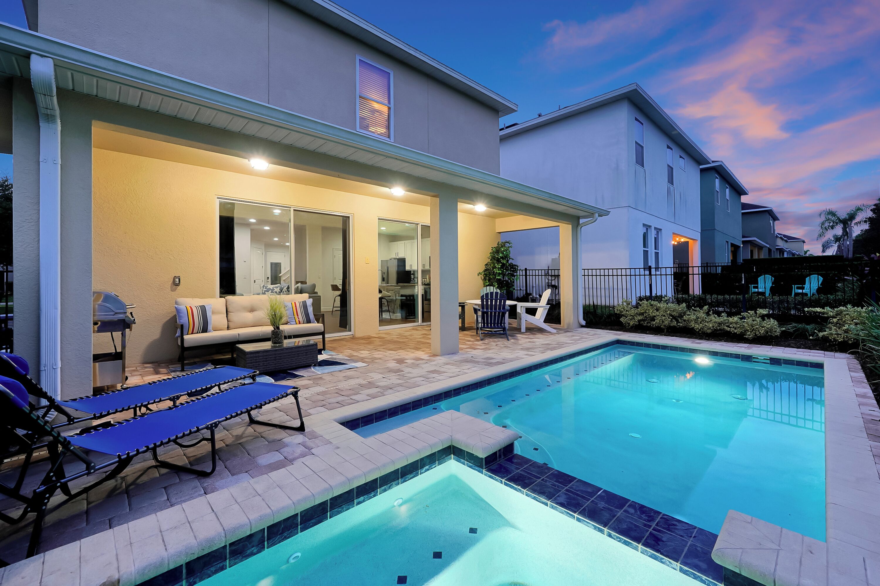 Een verwarmd zwembad