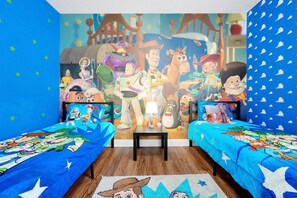 5 slaapkamers, een strijkplank/strijkijzer, reisbedje, gratis wifi