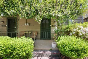 Exterior - New • Walk to MUSC in 5 Minutes • Chic Downtown Stay (Charleston)